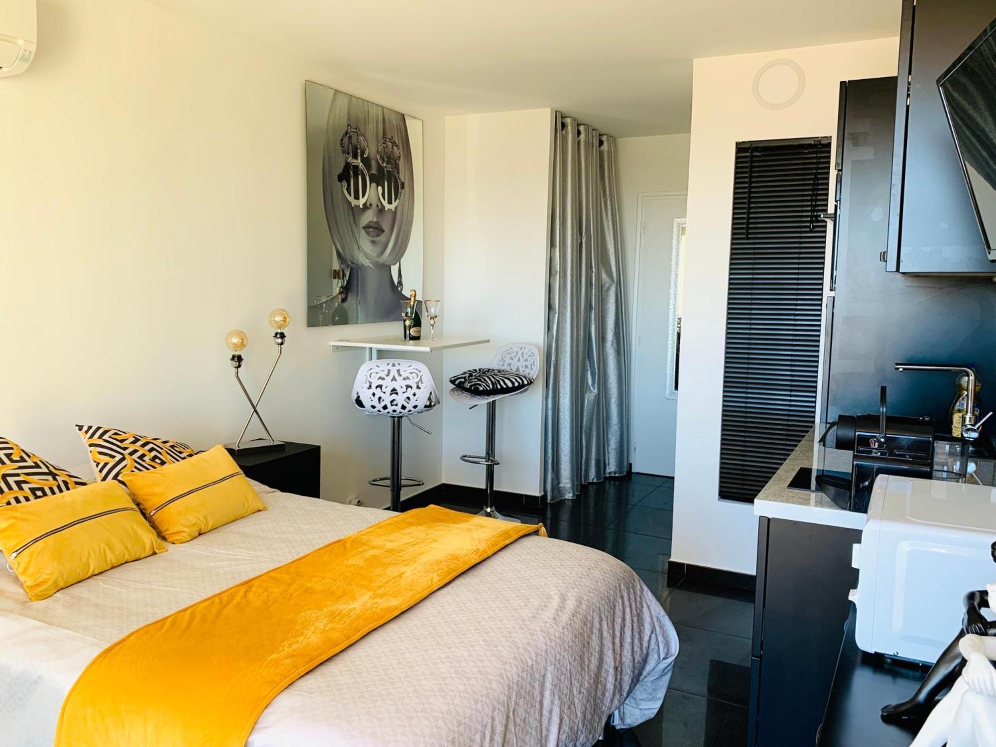 Bagatelle Naturiste Heliopolis Clim Ascenseur Vue Mer Parking Prive Agde Ngoại thất bức ảnh